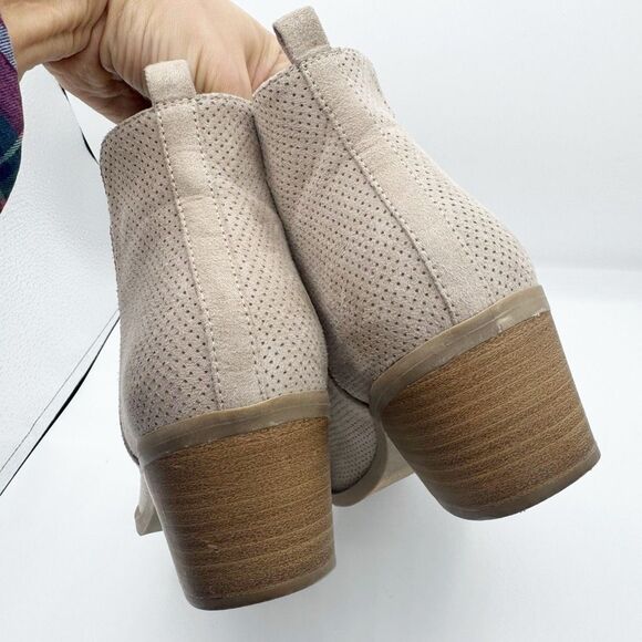 Universal Threads Bootie Ankle Boots Women 10 Heels Vegan Pointy Western Taupe - Picture 5 of 8
